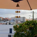 Terraco 26 - 8br Sleeps 22, Garden & Terrace, Near Lisbon & Beaches Sobreda