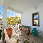 Terraco 26 - 8br Sleeps 22, Garden & Terrace, Near Lisbon & Beaches Sobreda