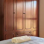 Terraco 26 - 8br Sleeps 22, Garden & Terrace, Near Lisbon & Beaches Sobreda