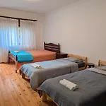 Terraco 26 - 8br Sleeps 22, Garden & Terrace, Near Lisbon & Beaches * Sobreda