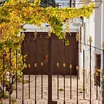 Terraco 26 - 8br Sleeps 22, Garden & Terrace, Near Lisbon & Beaches 빌라 Sobreda