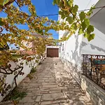 Terraco 26 - 8br Sleeps 22, Garden & Terrace, Near Lisbon & Beaches