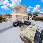 Terraço 26 - 8br Sleeps 22, Garden&terrace, Near Lisbon&beaches