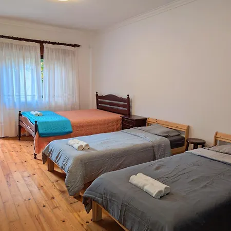 Terraco 26 - 8br Sleeps 22, Garden & Terrace, Near Lisbon & Beaches *