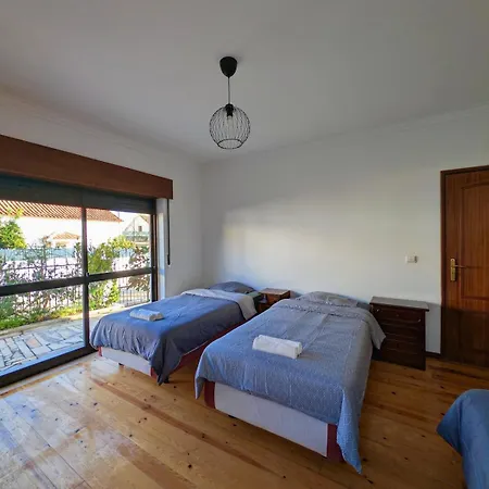 Villa Terraco 26 - 8br Sleeps 22, Garden & Terrace, Near Lisbon & Beaches