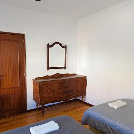 Terraco 26 - 8br Sleeps 22, Garden & Terrace, Near Lisbon & Beaches Villa *