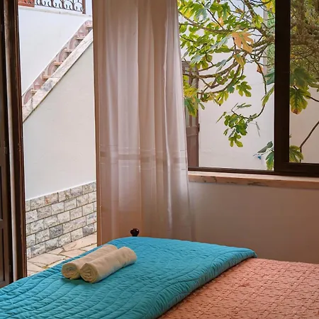 Terraco 26 - 8br Sleeps 22, Garden & Terrace, Near Lisbon & Beaches Villa Sobreda