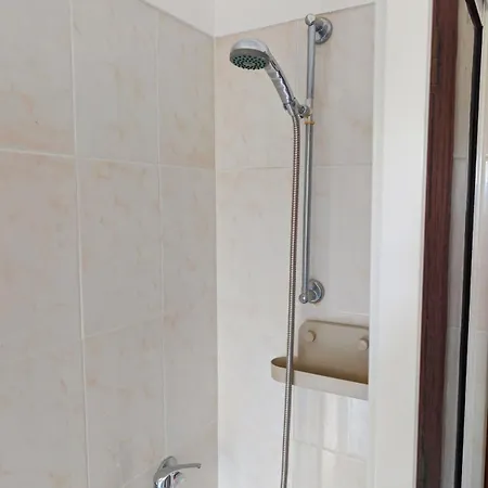 Terraco 26 - 8br Sleeps 22, Garden & Terrace, Near Lisbon & Beaches Villa