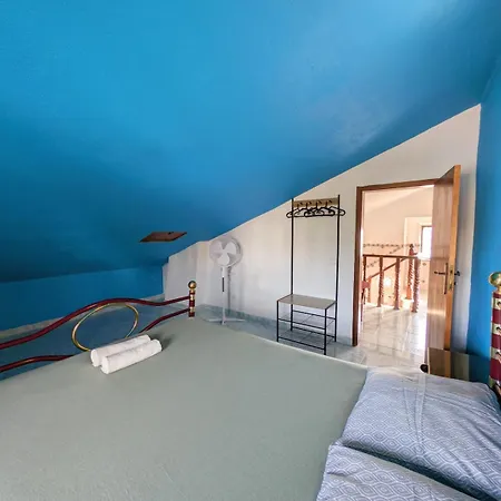 Villa Terraco 26 - 8br Sleeps 22, Garden & Terrace, Near Lisbon & Beaches *