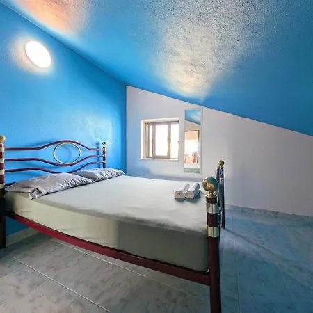 Terraco 26 - 8br Sleeps 22, Garden & Terrace, Near Lisbon & Beaches *