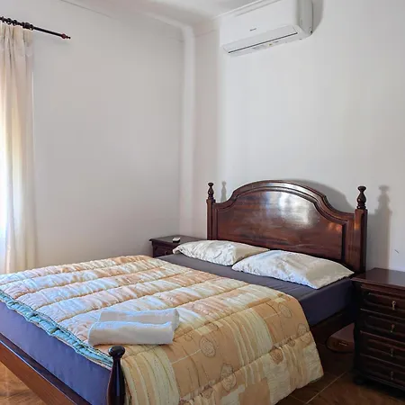 빌라 Terraco 26 - 8br Sleeps 22, Garden & Terrace, Near Lisbon & Beaches Sobreda