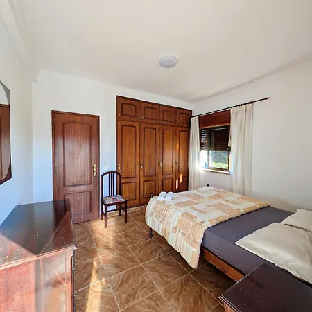 Terraco 26 - 8br Sleeps 22, Garden & Terrace, Near Lisbon & Beaches *