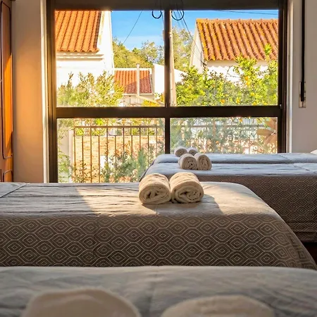 Terraco 26 - 8br Sleeps 22, Garden & Terrace, Near Lisbon & Beaches