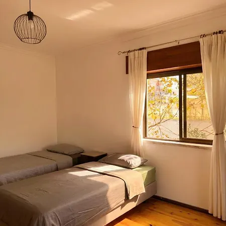 Villa Terraco 26 - 8br Sleeps 22, Garden & Terrace, Near Lisbon & Beaches *