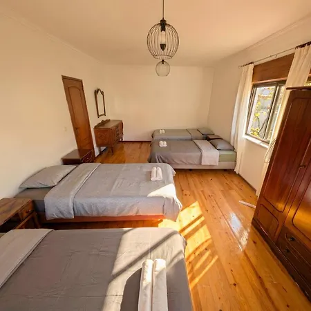 Terraco 26 - 8br Sleeps 22, Garden & Terrace, Near Lisbon & Beaches