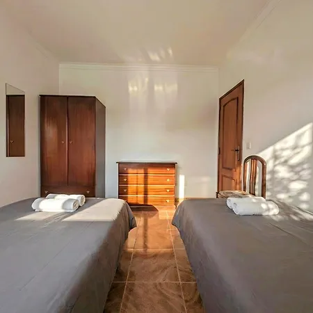 Terraço 26 - 8br Sleeps 22, Garden&terrace, Near Lisbon&beaches Villa
