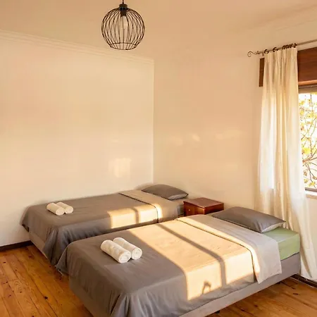 Terraco 26 - 8br Sleeps 22, Garden & Terrace, Near Lisbon & Beaches Villa