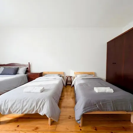 Terraco 26 - 8br Sleeps 22, Garden & Terrace, Near Lisbon & Beaches Villa *