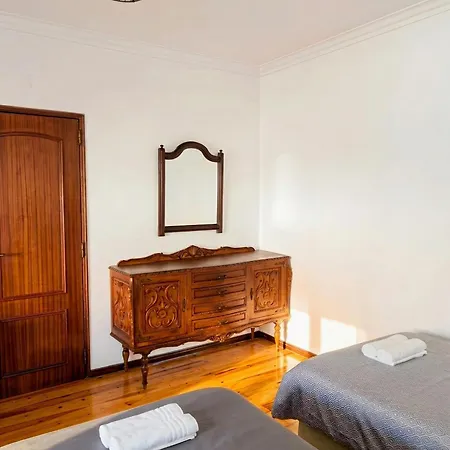 Terraco 26 - 8br Sleeps 22, Garden & Terrace, Near Lisbon & Beaches Villa *