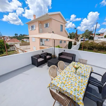 Terraco 26 - 8br Sleeps 22, Garden & Terrace, Near Lisbon & Beaches