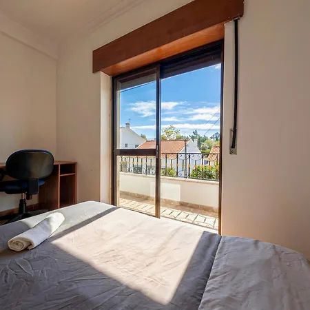 Terraco 26 - 8br Sleeps 22, Garden & Terrace, Near Lisbon & Beaches Villa Sobreda
