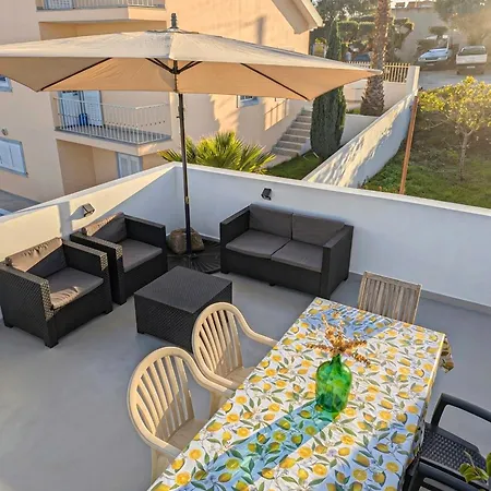Terraco 26 - 8br Sleeps 22, Garden & Terrace, Near Lisbon & Beaches