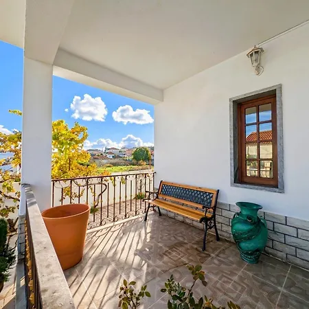 Villa Terraco 26 - 8br Sleeps 22, Garden & Terrace, Near Lisbon & Beaches *