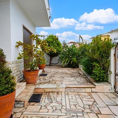 Terraco 26 - 8br Sleeps 22, Garden & Terrace, Near Lisbon & Beaches Villa *