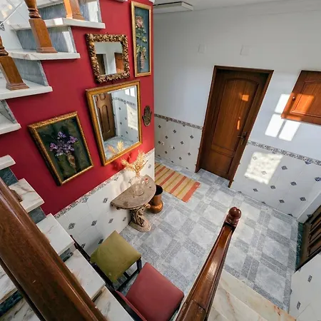 Terraco 26 - 8br Sleeps 22, Garden & Terrace, Near Lisbon & Beaches Villa *