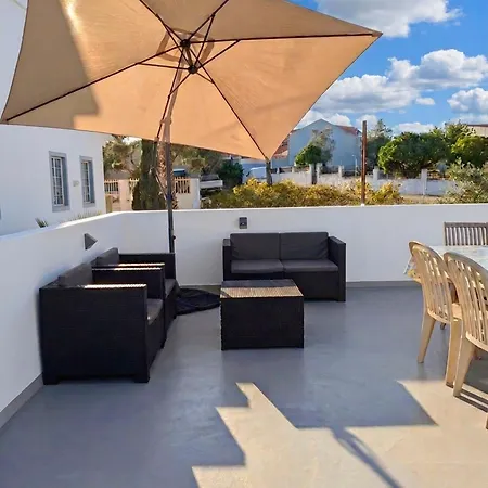 Terraco 26 - 8br Sleeps 22, Garden & Terrace, Near Lisbon & Beaches Villa