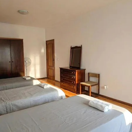 Terraco 26 - 8br Sleeps 22, Garden & Terrace, Near Lisbon & Beaches Villa *