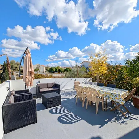 Terraco 26 - 8br Sleeps 22, Garden & Terrace, Near Lisbon & Beaches Villa