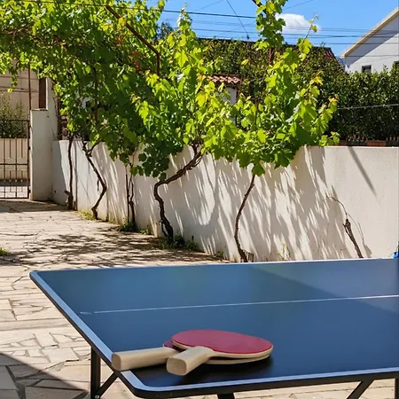 Terraco 26 - 8br Sleeps 22, Garden & Terrace, Near Lisbon & Beaches Villa