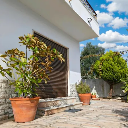 Villa Terraco 26 - 8br Sleeps 22, Garden & Terrace, Near Lisbon & Beaches