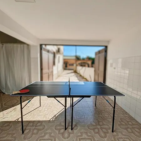 Terraco 26 - 8br Sleeps 22, Garden & Terrace, Near Lisbon & Beaches * Sobreda