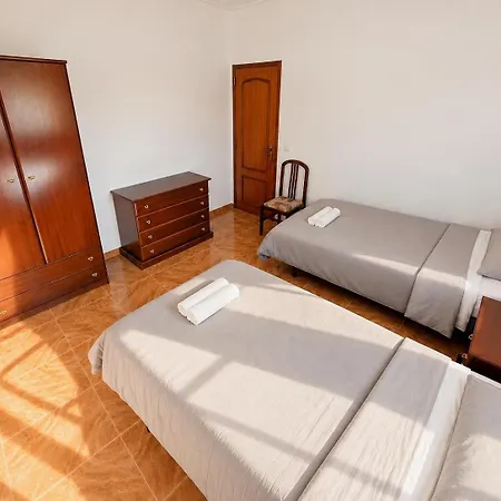 Terraço 26 - 8BR Villa Sleeps 22, Garden&Terrace, Near Lisbon&Beaches Villa