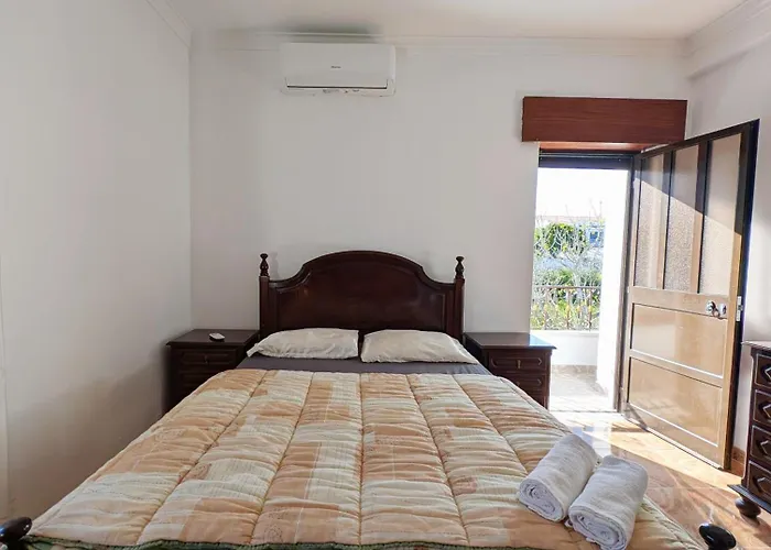 别墅 Terraco 26 - 8br Sleeps 22, Garden & Terrace, Near Lisbon & Beaches