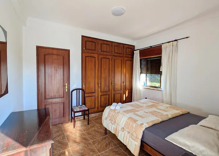 Terraco 26 - 8br Sleeps 22, Garden & Terrace, Near Lisbon & Beaches *
