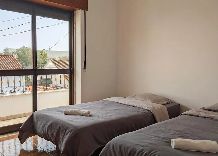 Terraco 26 - 8br Sleeps 22, Garden & Terrace, Near Lisbon & Beaches 别墅