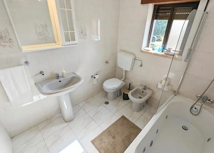 Terraco 26 - 8br Sleeps 22, Garden & Terrace, Near Lisbon & Beaches 别墅 *
