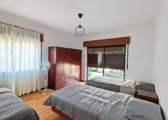 别墅 Terraco 26 - 8br Sleeps 22, Garden & Terrace, Near Lisbon & Beaches Sobreda