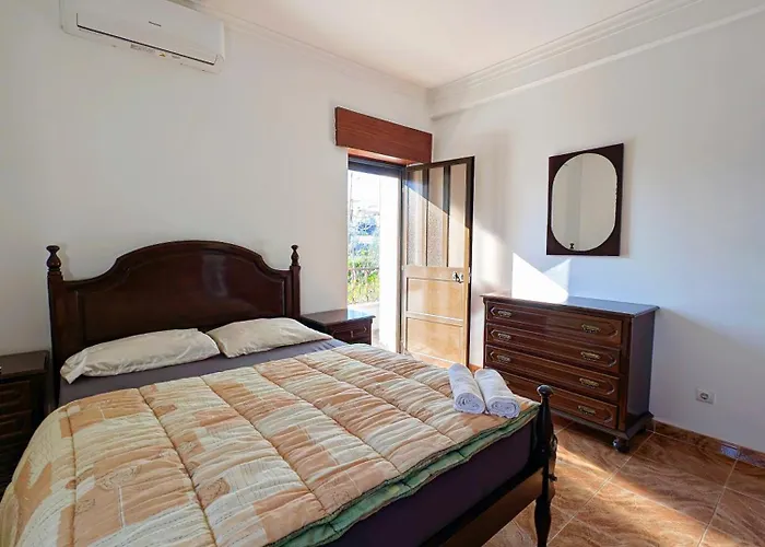 Terraco 26 - 8br Sleeps 22, Garden & Terrace, Near Lisbon & Beaches