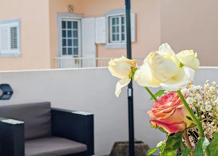Terraco 26 - 8br Sleeps 22, Garden & Terrace, Near Lisbon & Beaches 别墅 *