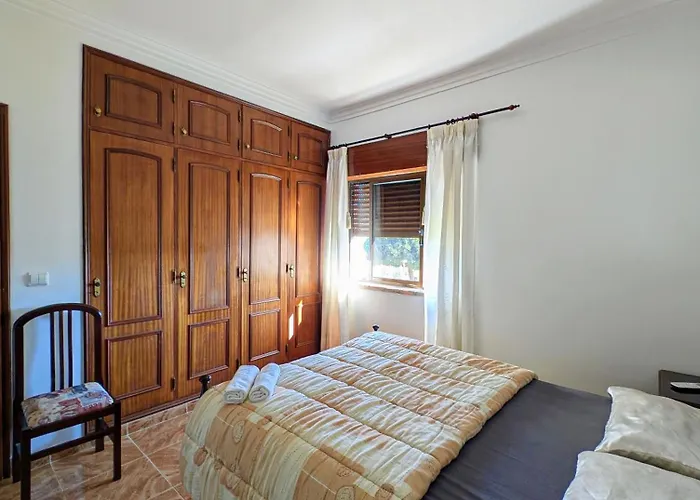 Terraco 26 - 8br Sleeps 22, Garden & Terrace, Near Lisbon & Beaches