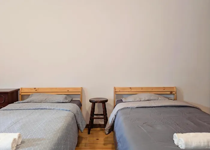 Terraco 26 - 8br Sleeps 22, Garden & Terrace, Near Lisbon & Beaches 别墅 *