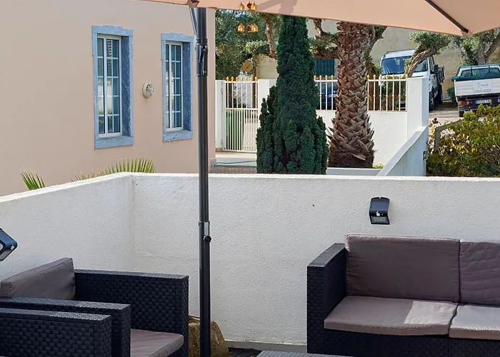 Terraco 26 - 8br Sleeps 22, Garden & Terrace, Near Lisbon & Beaches 别墅