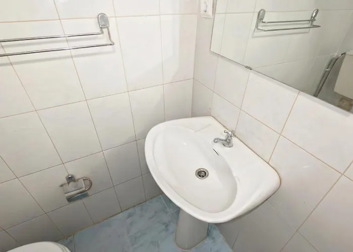 Terraco 26 - 8br Sleeps 22, Garden & Terrace, Near Lisbon & Beaches 别墅 *