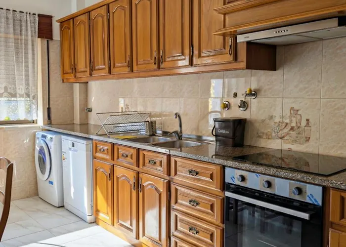 Terraco 26 - 8br Sleeps 22, Garden & Terrace, Near Lisbon & Beaches 别墅 *